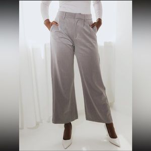 Klassy Network Gray Pinstripe Trouser Women’s Size XL NWT